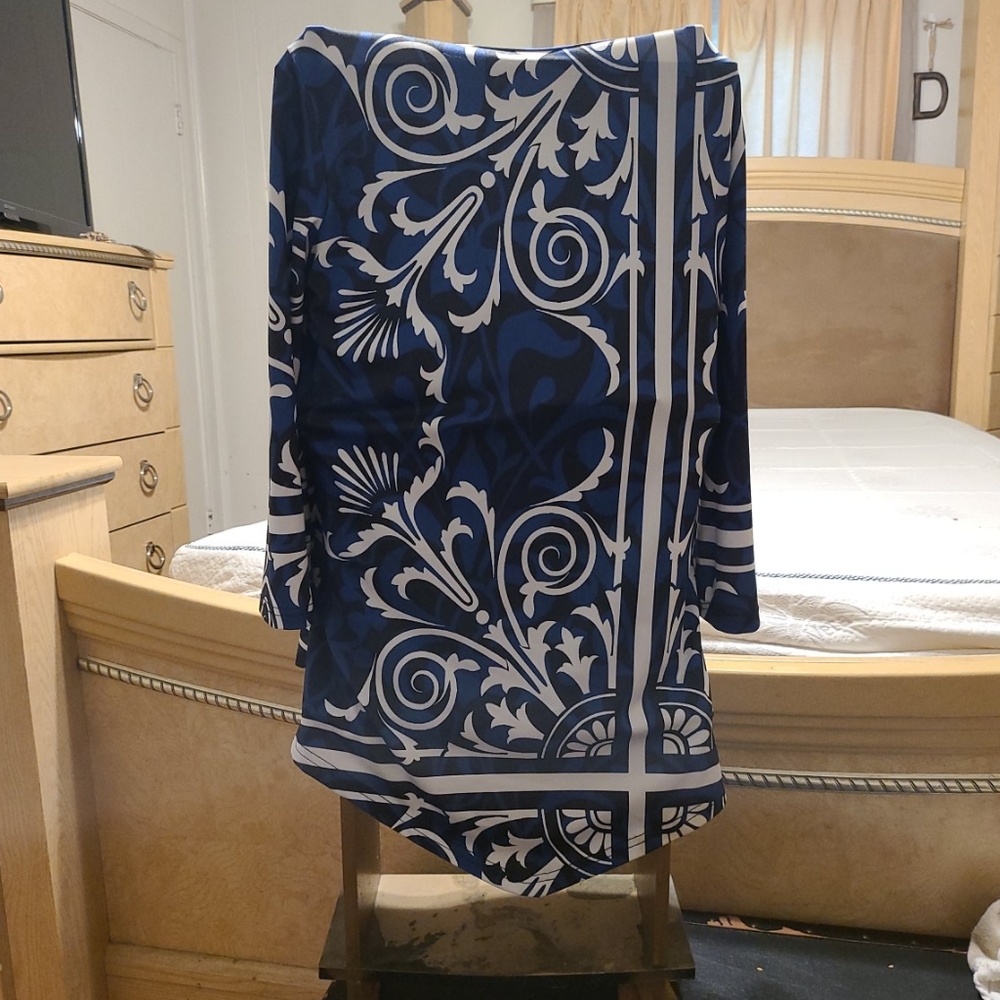 Lilly by Firmiana "M" black, white, and blue tunic